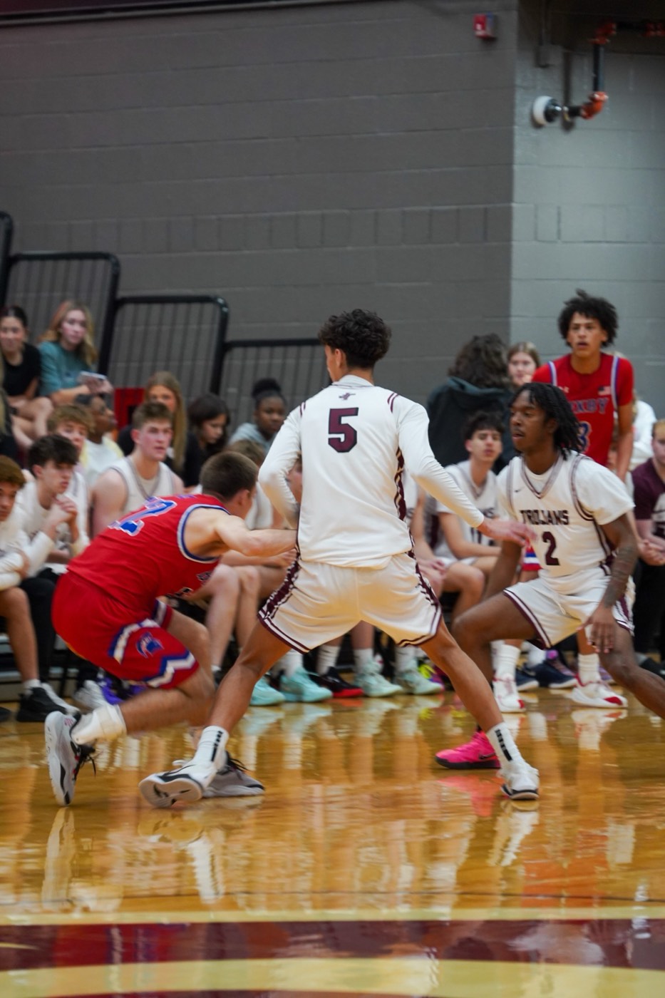 Aiden Bezenah in a defensive stance