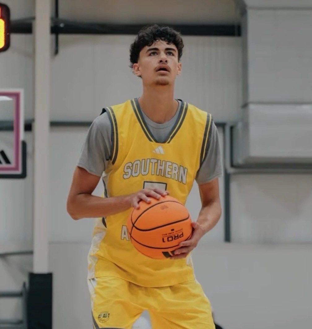 Aiden Bezenah at the free throw line for Southern Assault